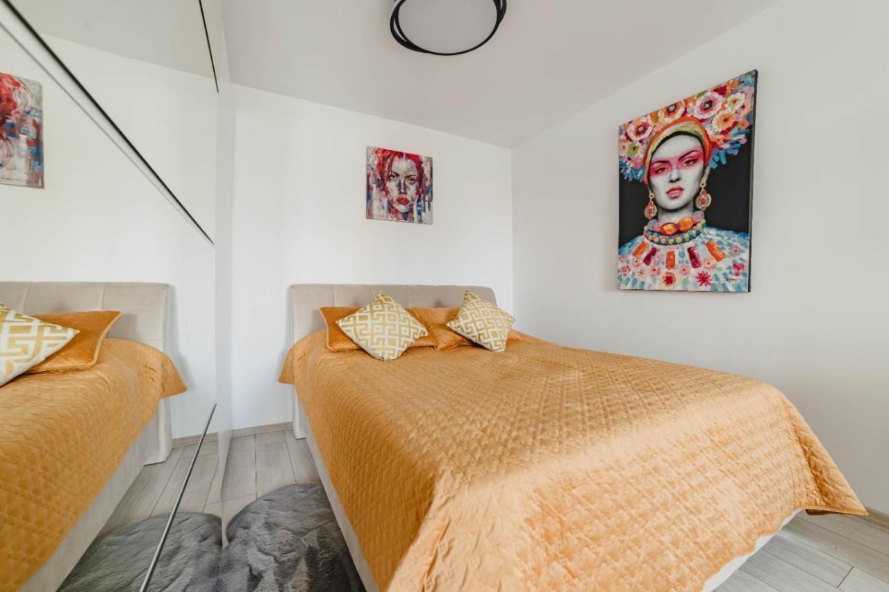 Masterpiece Studio- Free Parking, Wi-Fi, Netflix Brasov Exterior photo