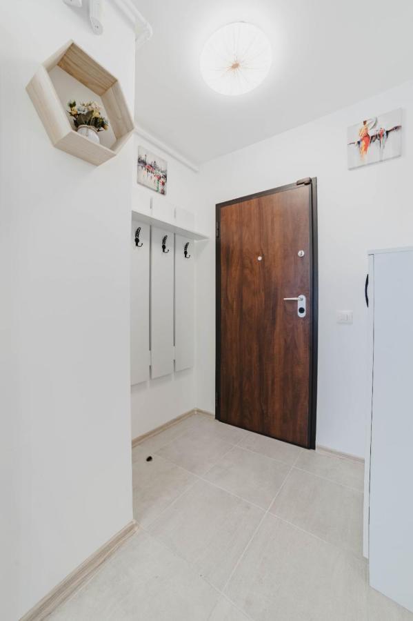Masterpiece Studio- Free Parking, Wi-Fi, Netflix Brasov Exterior photo