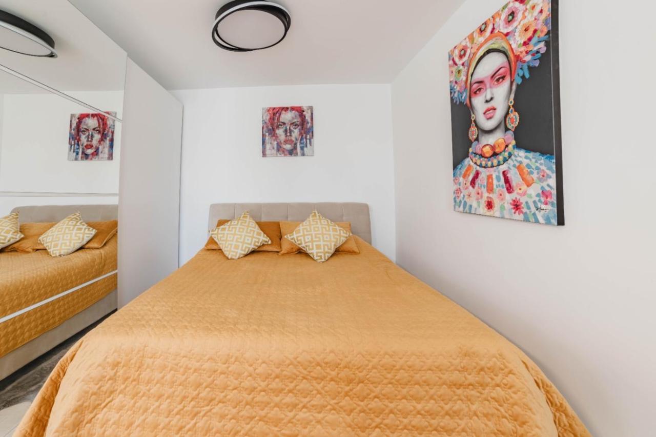Masterpiece Studio- Free Parking, Wi-Fi, Netflix Brasov Exterior photo