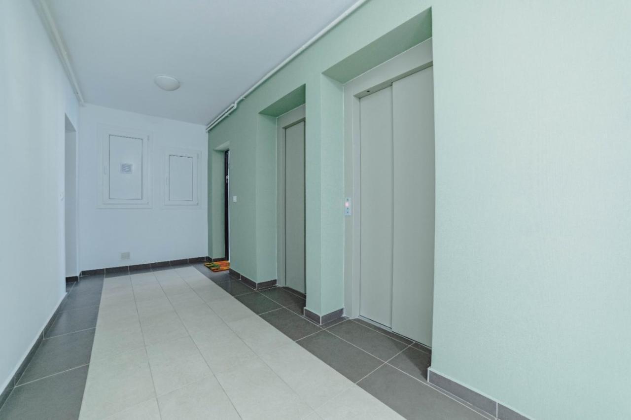 Masterpiece Studio- Free Parking, Wi-Fi, Netflix Brasov Exterior photo